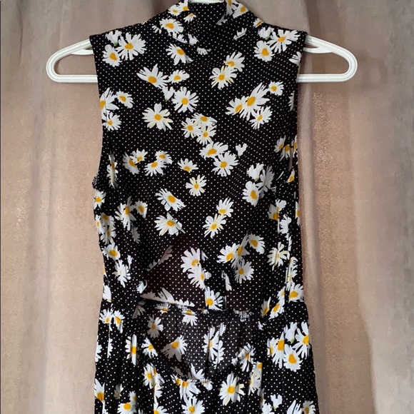 H&M Daisy Dress - Picture 3 of 5